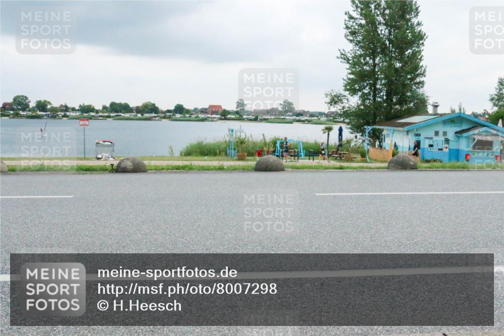 21.06.2025 - 27. Vierlanden-Triathlon H.Heesch http://msf.ph/oto/8007298 15.06.2025 13:22:53 Radfahren 1284 meine-sportfotos.de