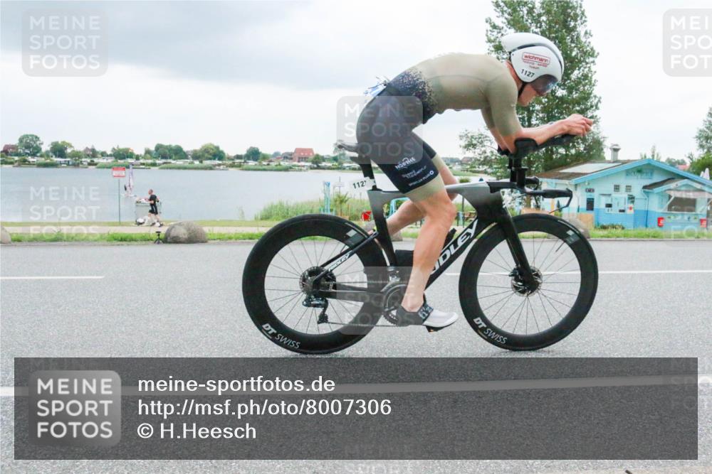 21.06.2025 - 27. Vierlanden-Triathlon H.Heesch http://msf.ph/oto/8007306 15.06.2025 13:23:02 Radfahren 1127 meine-sportfotos.de