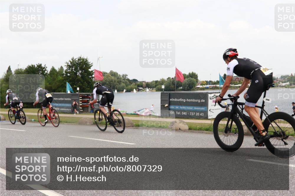 21.06.2025 - 27. Vierlanden-Triathlon H.Heesch http://msf.ph/oto/8007329 15.06.2025 12:08:40 Radfahren 878, 994, 995, 997 meine-sportfotos.de