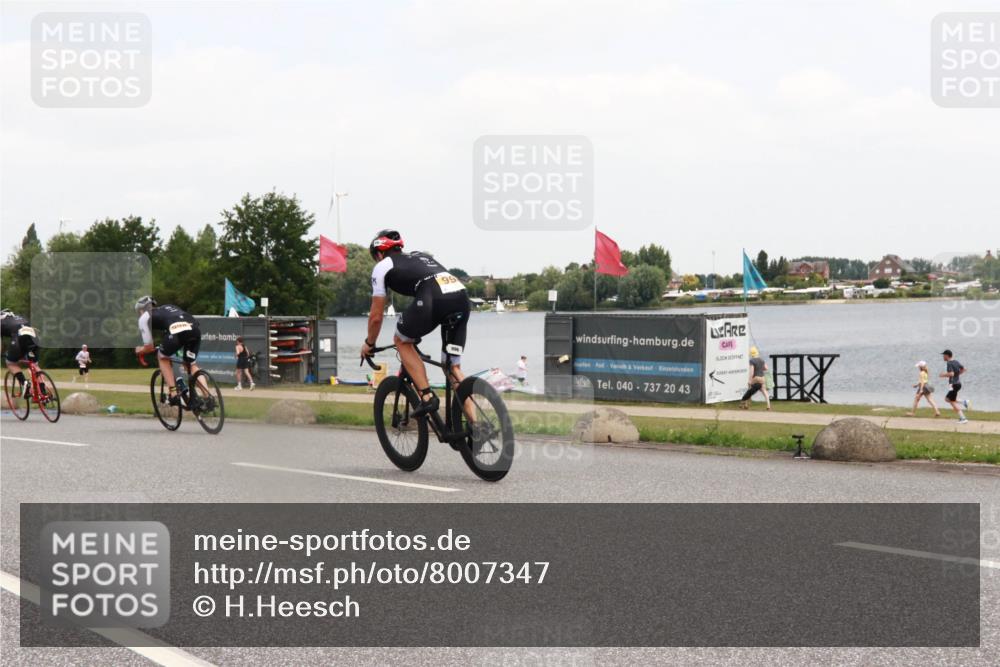 21.06.2025 - 27. Vierlanden-Triathlon H.Heesch http://msf.ph/oto/8007347 15.06.2025 12:08:41 Radfahren 774, 878, 994, 995, 996, 997, 998 meine-sportfotos.de