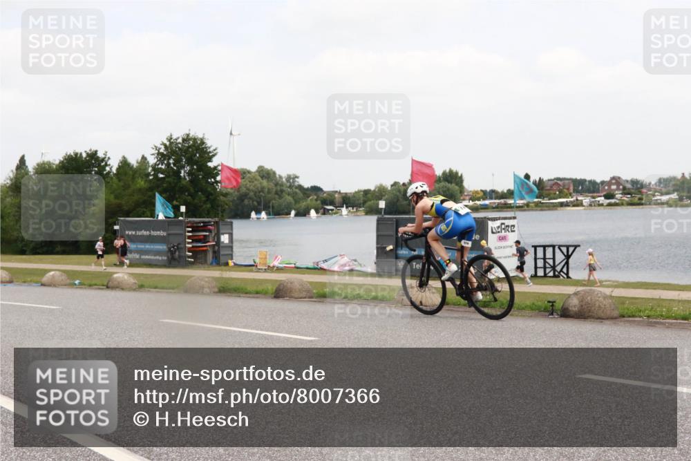 21.06.2025 - 27. Vierlanden-Triathlon H.Heesch http://msf.ph/oto/8007366 15.06.2025 12:08:42 Radfahren 677, 774, 878, 994, 995, 996, 997, 998 meine-sportfotos.de