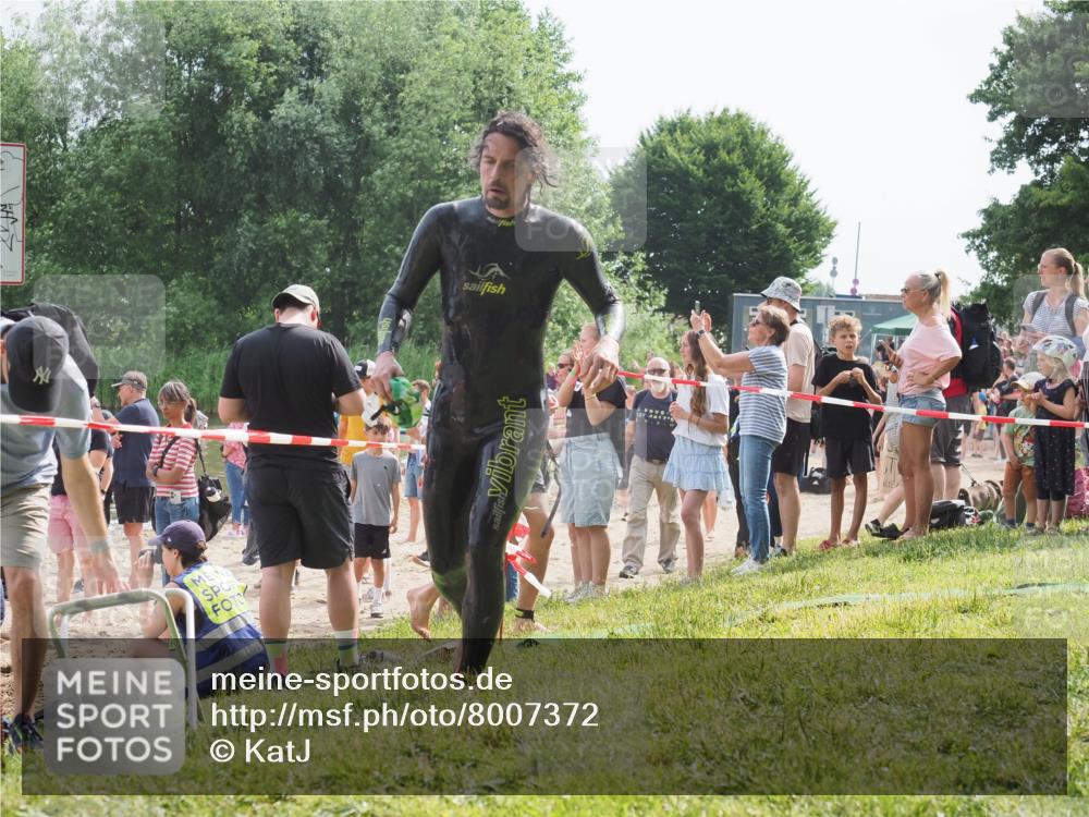 15.06.2025 - 27. Vierlanden-Triathlon KatJ http://msf.ph/oto/8007372 15.06.2025 10:06:10 Schwimmen 362, 369, 381, 410, 418, 448, 455 meine-sportfotos.de