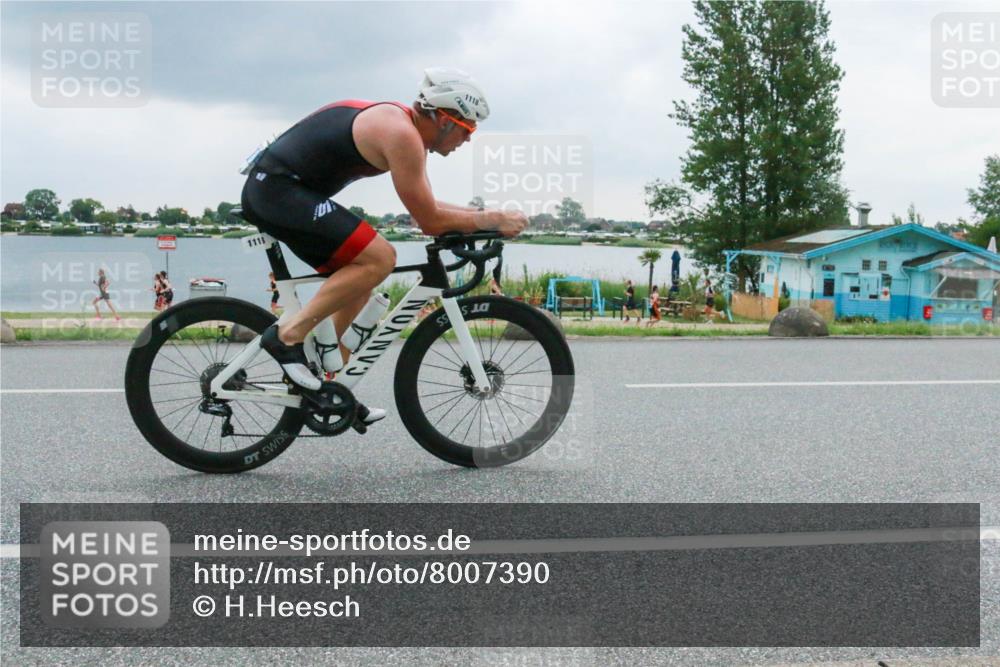 21.06.2025 - 27. Vierlanden-Triathlon H.Heesch http://msf.ph/oto/8007390 15.06.2025 13:23:52 Radfahren 1118, 1145, 1162 meine-sportfotos.de