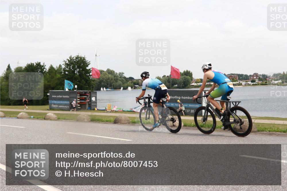 21.06.2025 - 27. Vierlanden-Triathlon H.Heesch http://msf.ph/oto/8007453 15.06.2025 12:08:44 Radfahren 677, 774, 878, 979, 994, 995, 996, 997, 998 meine-sportfotos.de