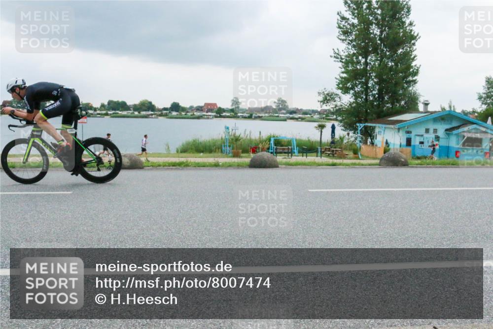 21.06.2025 - 27. Vierlanden-Triathlon H.Heesch http://msf.ph/oto/8007474 15.06.2025 13:24:31 Radfahren 1147, 1293 meine-sportfotos.de