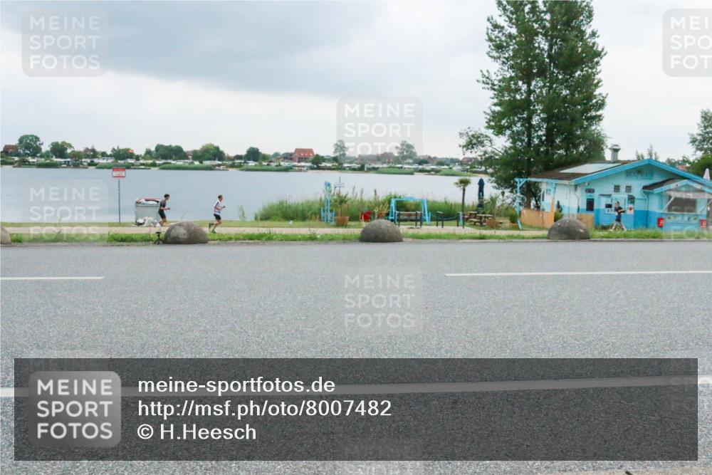 21.06.2025 - 27. Vierlanden-Triathlon H.Heesch http://msf.ph/oto/8007482 15.06.2025 13:24:31 Radfahren 1147, 1293 meine-sportfotos.de