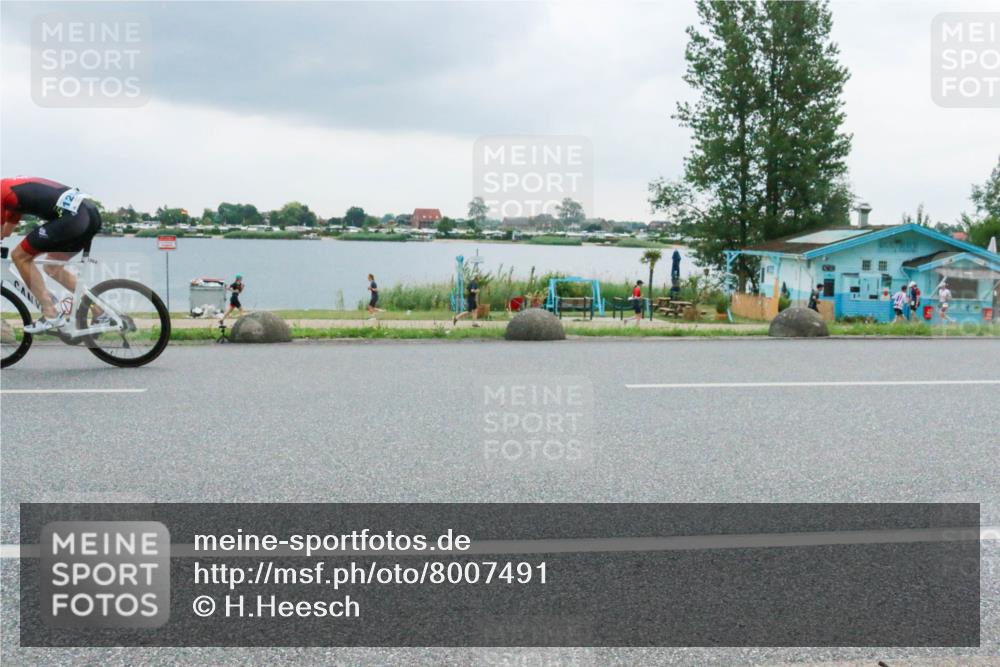 21.06.2025 - 27. Vierlanden-Triathlon H.Heesch http://msf.ph/oto/8007491 15.06.2025 13:24:37 Radfahren 1158, 1254, 1293 meine-sportfotos.de