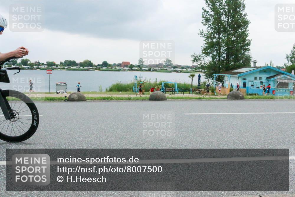 21.06.2025 - 27. Vierlanden-Triathlon H.Heesch http://msf.ph/oto/8007500 15.06.2025 13:24:41 Radfahren 1158, 1254 meine-sportfotos.de