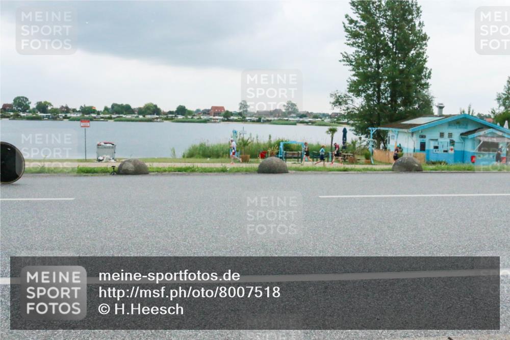 21.06.2025 - 27. Vierlanden-Triathlon H.Heesch http://msf.ph/oto/8007518 15.06.2025 13:24:45 Radfahren 1280, 1309 meine-sportfotos.de