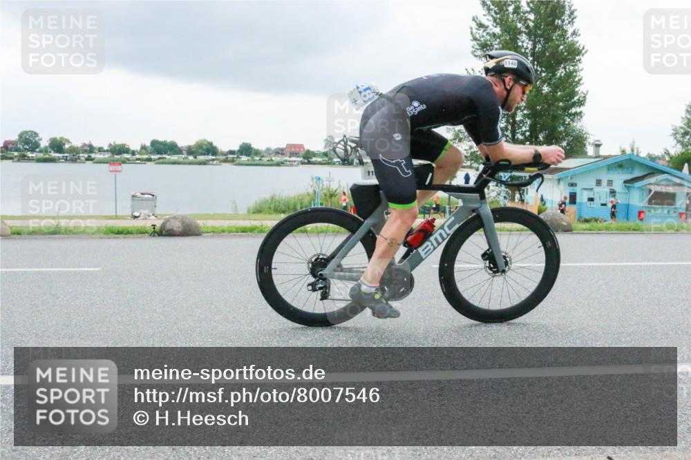 21.06.2025 - 27. Vierlanden-Triathlon H.Heesch http://msf.ph/oto/8007546 15.06.2025 13:25:10 Radfahren 1138, 1148 meine-sportfotos.de