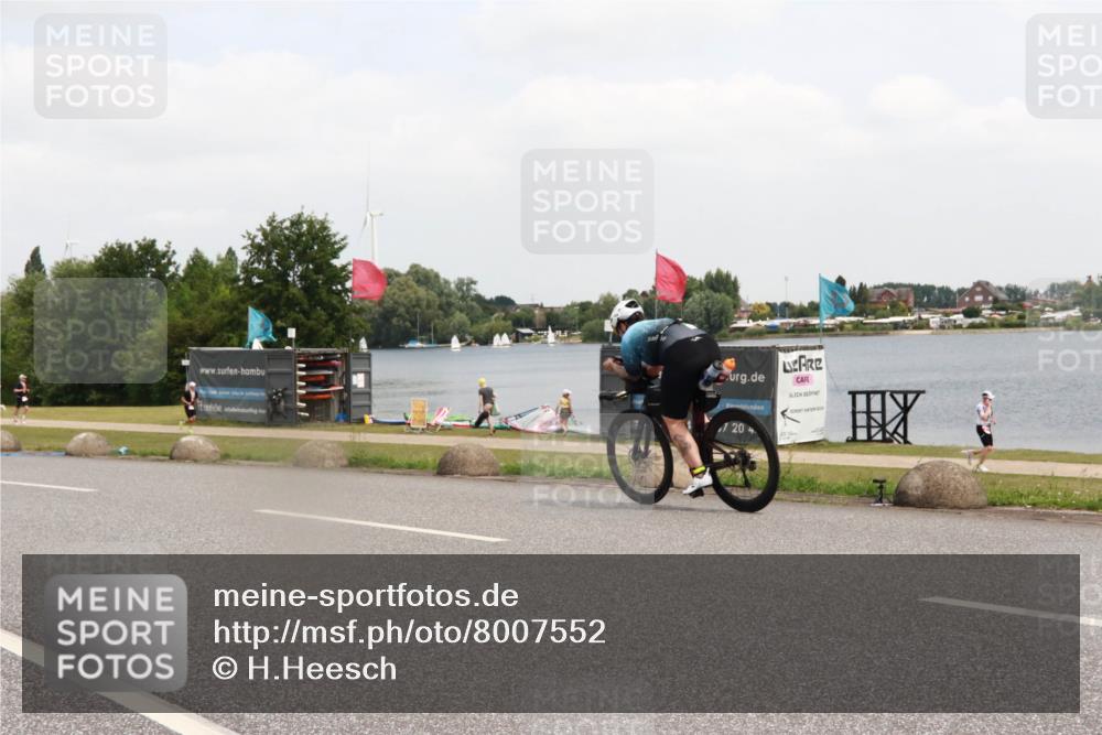 21.06.2025 - 27. Vierlanden-Triathlon H.Heesch http://msf.ph/oto/8007552 15.06.2025 12:08:52 Radfahren 744, 926, 1009, 1010, 1011, 1012, 1013 meine-sportfotos.de