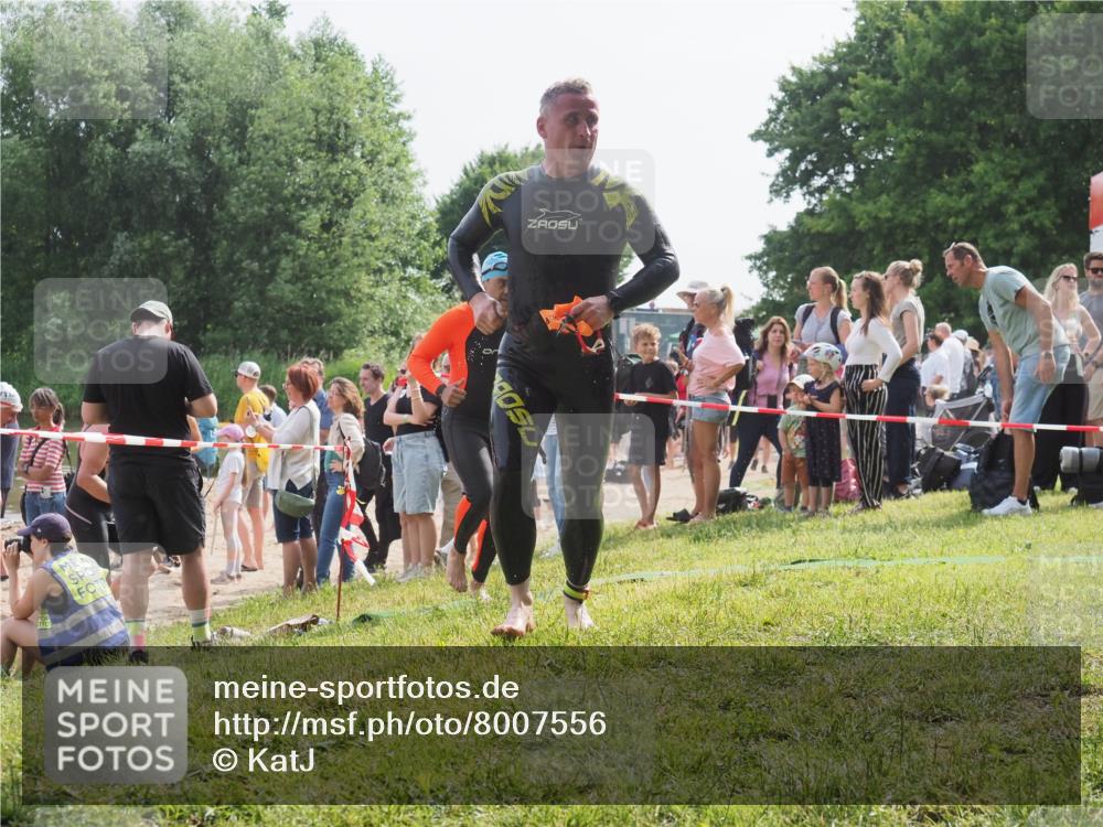 15.06.2025 - 27. Vierlanden-Triathlon KatJ http://msf.ph/oto/8007556 15.06.2025 10:06:14 Schwimmen 362, 369, 370, 381, 418, 448, 455 meine-sportfotos.de