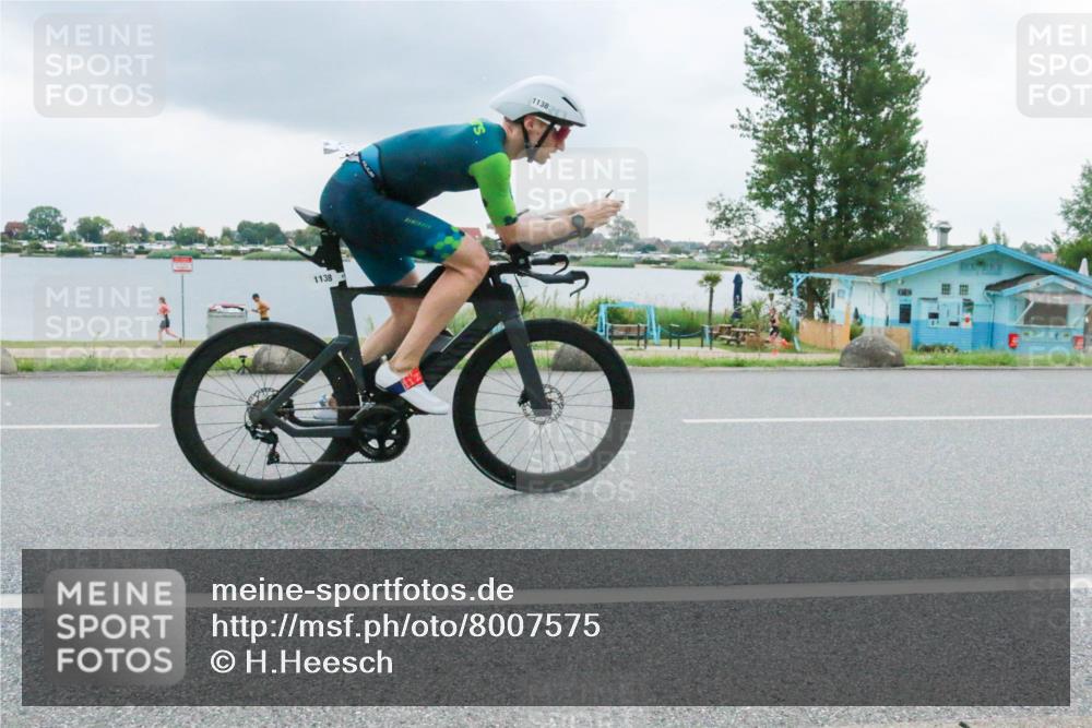 21.06.2025 - 27. Vierlanden-Triathlon H.Heesch http://msf.ph/oto/8007575 15.06.2025 13:25:14 Radfahren 1138, 1249 meine-sportfotos.de