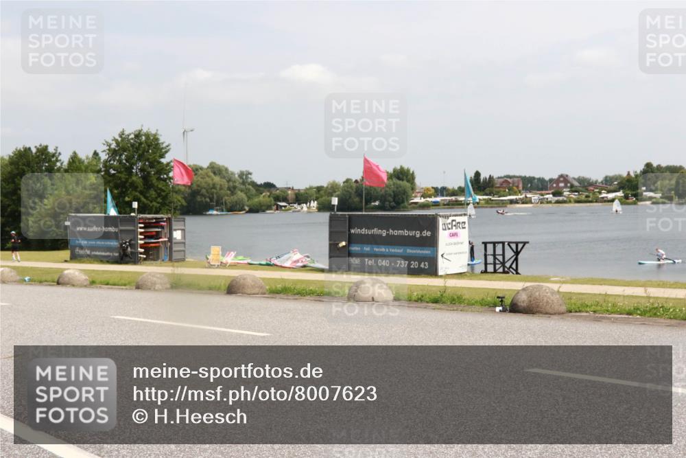 21.06.2025 - 27. Vierlanden-Triathlon H.Heesch http://msf.ph/oto/8007623 15.06.2025 12:01:35 Radfahren 899 meine-sportfotos.de
