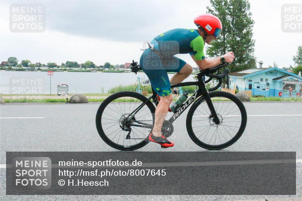 21.06.2025 - 27. Vierlanden-Triathlon H.Heesch http://msf.ph/oto/8007645 15.06.2025 13:25:45 Radfahren 1137, 1238 meine-sportfotos.de
