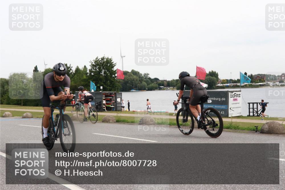 15.06.2025 - 27. Vierlanden-Triathlon H.Heesch http://msf.ph/oto/8007728 15.06.2025 10:44:51 Radfahren 7, 13, 47, 133, 154, 161, 224 meine-sportfotos.de
