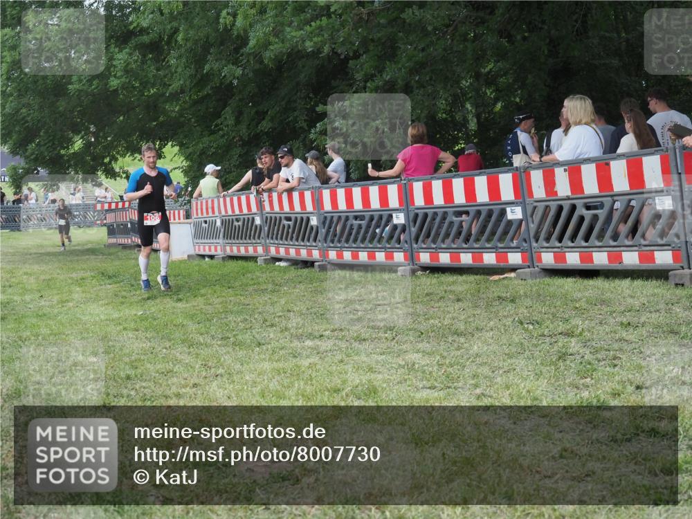 21.06.2025 - 27. Vierlanden-Triathlon KatJ http://msf.ph/oto/8007730 15.06.2025 13:01:06 Ziel 106 meine-sportfotos.de