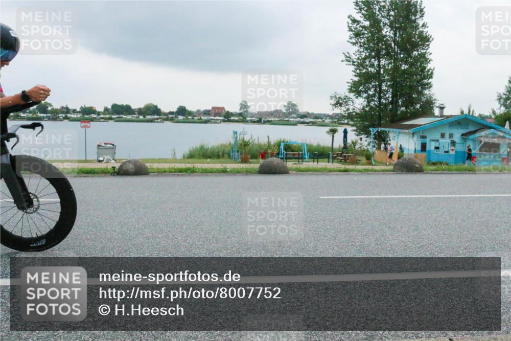 21.06.2025 - 27. Vierlanden-Triathlon H.Heesch http://msf.ph/oto/8007752 15.06.2025 13:26:06 Radfahren 1101, 1117, 1272 meine-sportfotos.de