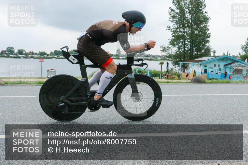21.06.2025 - 27. Vierlanden-Triathlon H.Heesch http://msf.ph/oto/8007759 15.06.2025 13:26:06 Radfahren 1101, 1117, 1272 meine-sportfotos.de