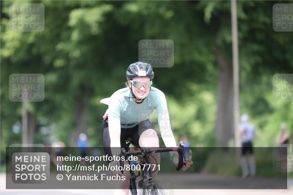 15.06.2025 - 7 Türme Triathlon Yannick Fuchs http://msf.ph/oto/8007771 15.06.2025 13:21:42 Radfahren 405, 629, 714 meine-sportfotos.de