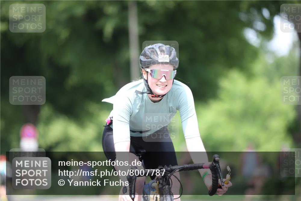 15.06.2025 - 7 Türme Triathlon Yannick Fuchs http://msf.ph/oto/8007787 15.06.2025 13:21:42 Radfahren 405, 629, 714 meine-sportfotos.de