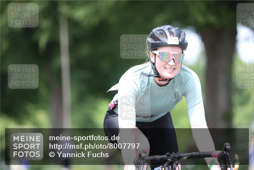 15.06.2025 - 7 Türme Triathlon Yannick Fuchs http://msf.ph/oto/8007797 15.06.2025 13:21:42 Radfahren 405, 629, 714 meine-sportfotos.de