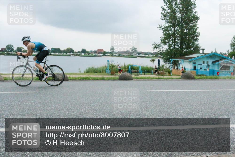 21.06.2025 - 27. Vierlanden-Triathlon H.Heesch http://msf.ph/oto/8007807 15.06.2025 13:26:10 Radfahren 1101, 1117, 1126, 1304, 1315 meine-sportfotos.de