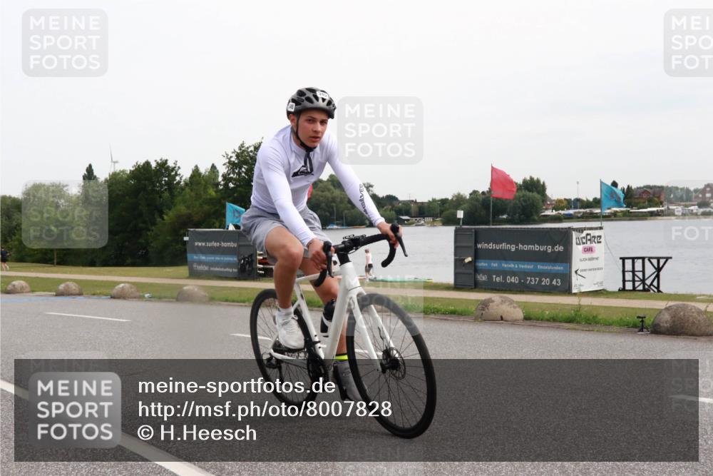 15.06.2025 - 27. Vierlanden-Triathlon H.Heesch http://msf.ph/oto/8007828 15.06.2025 10:45:04 Radfahren 188, 196, 233, 345, 437, 439, 467 meine-sportfotos.de
