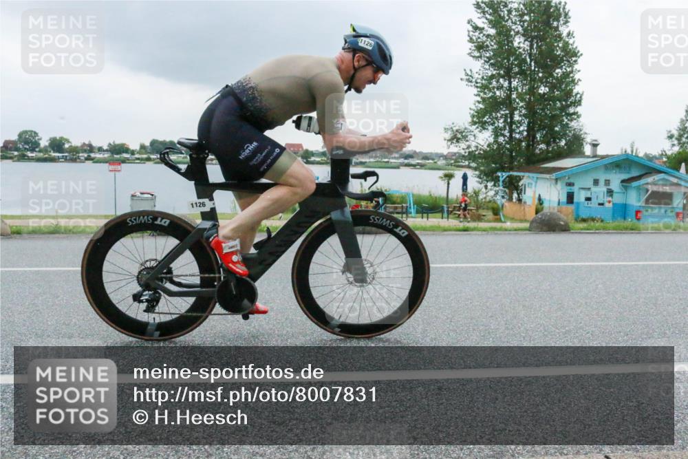 21.06.2025 - 27. Vierlanden-Triathlon H.Heesch http://msf.ph/oto/8007831 15.06.2025 13:26:11 Radfahren 1117, 1126, 1149, 1304, 1315 meine-sportfotos.de