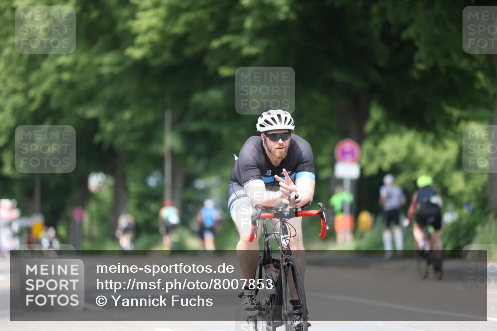 15.06.2025 - 7 Türme Triathlon Yannick Fuchs http://msf.ph/oto/8007853 15.06.2025 13:21:46 Radfahren 405 meine-sportfotos.de