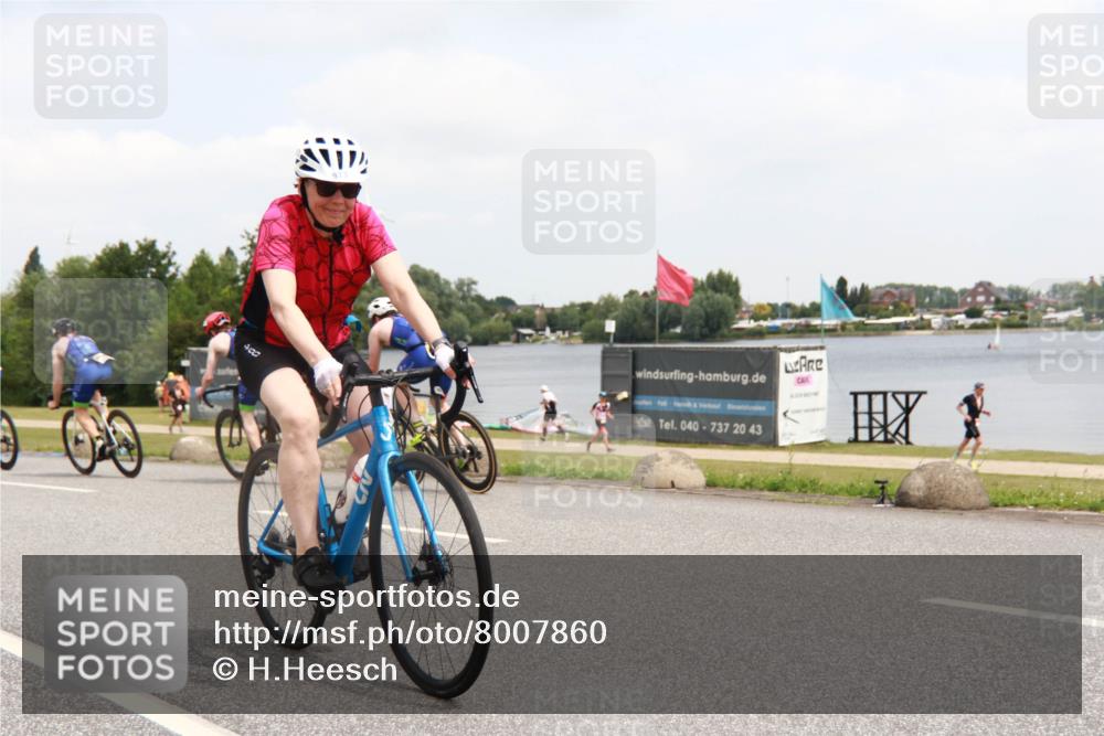 21.06.2025 - 27. Vierlanden-Triathlon H.Heesch http://msf.ph/oto/8007860 15.06.2025 12:11:24 Radfahren 913, 1014, 1015, 1016, 1017, 1018 meine-sportfotos.de