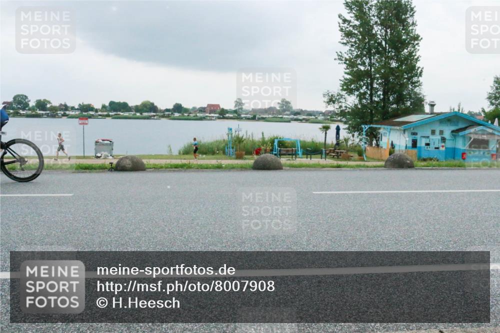 21.06.2025 - 27. Vierlanden-Triathlon H.Heesch http://msf.ph/oto/8007908 15.06.2025 13:26:28 Radfahren 1113, 1128, 1157, 1281 meine-sportfotos.de