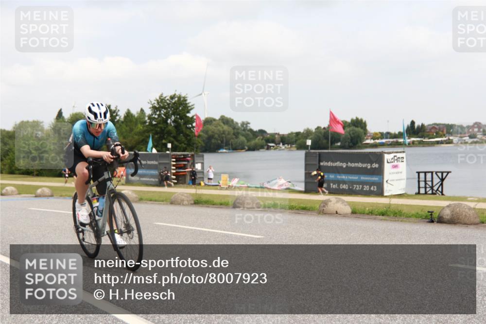 21.06.2025 - 27. Vierlanden-Triathlon H.Heesch http://msf.ph/oto/8007923 15.06.2025 12:11:41 Radfahren 229, 740, 898, 901 meine-sportfotos.de
