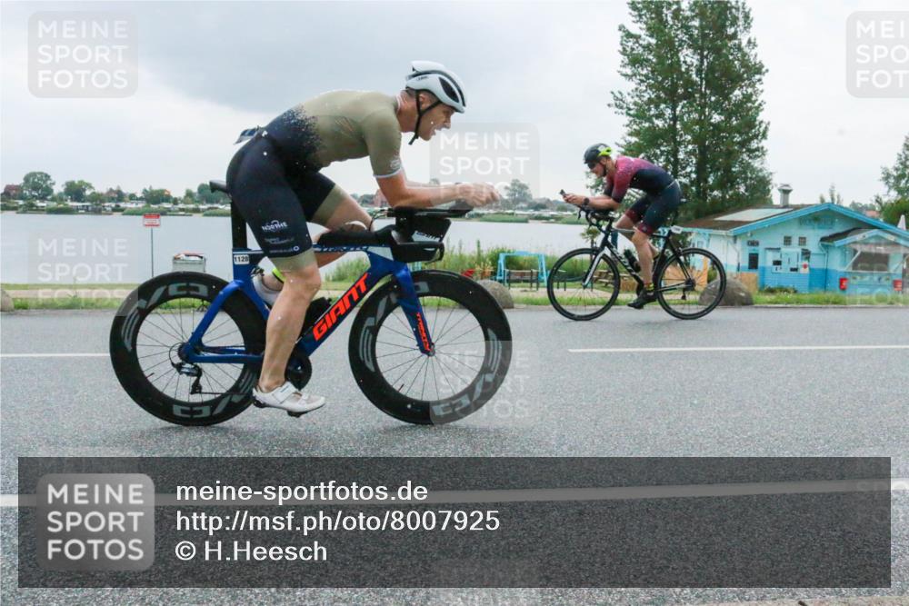 21.06.2025 - 27. Vierlanden-Triathlon H.Heesch http://msf.ph/oto/8007925 15.06.2025 13:26:30 Radfahren 1112, 1123, 1128, 1281, 1300 meine-sportfotos.de