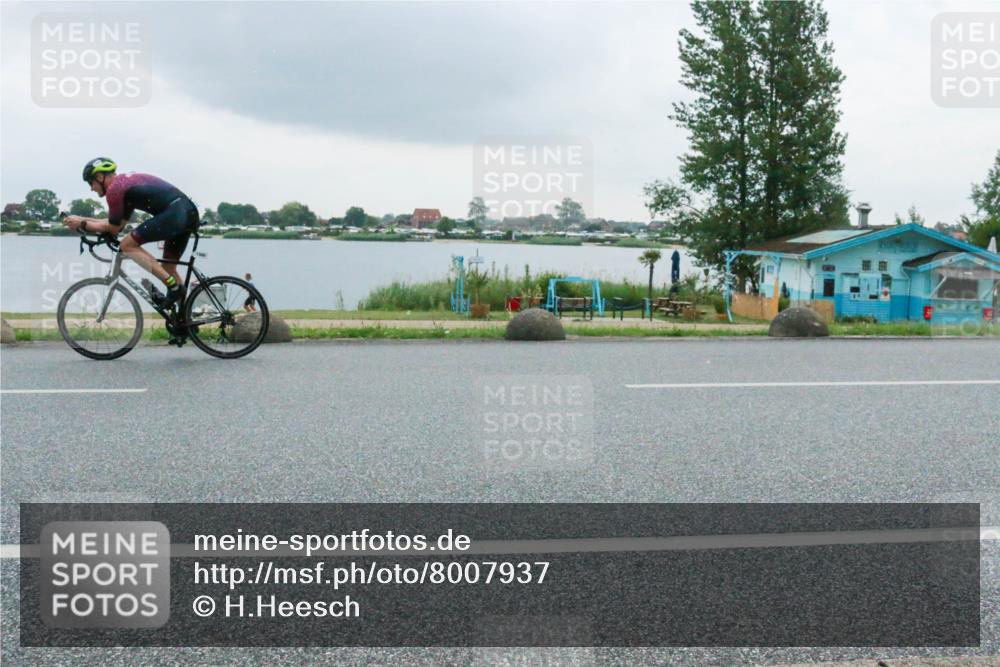 21.06.2025 - 27. Vierlanden-Triathlon H.Heesch http://msf.ph/oto/8007937 15.06.2025 13:26:30 Radfahren 1112, 1123, 1128, 1281, 1300 meine-sportfotos.de