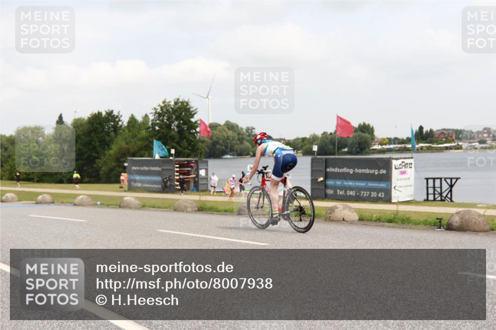 21.06.2025 - 27. Vierlanden-Triathlon H.Heesch http://msf.ph/oto/8007938 15.06.2025 12:11:59 Radfahren 793 meine-sportfotos.de