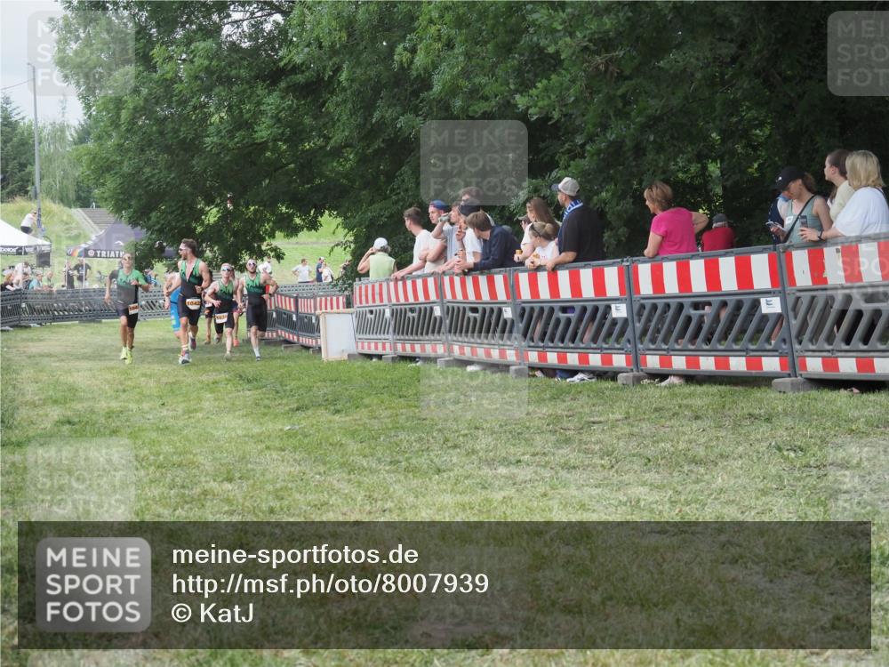21.06.2025 - 27. Vierlanden-Triathlon KatJ http://msf.ph/oto/8007939 15.06.2025 13:02:12 Ziel 727, 755, 1009, 1039, 1041, 1042, 1043 meine-sportfotos.de