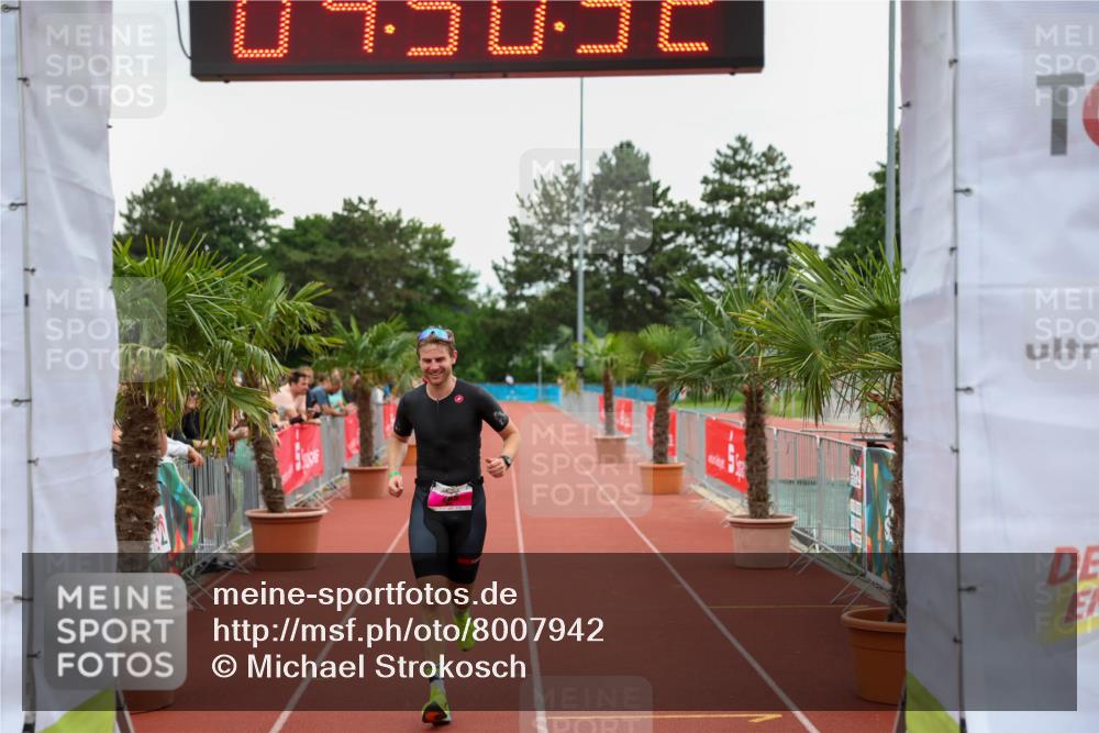 15.06.2025 - 7 Türme Triathlon Michael Strokosch http://msf.ph/oto/8007942 15.06.2025 14:50:32 Ziel 285 meine-sportfotos.de