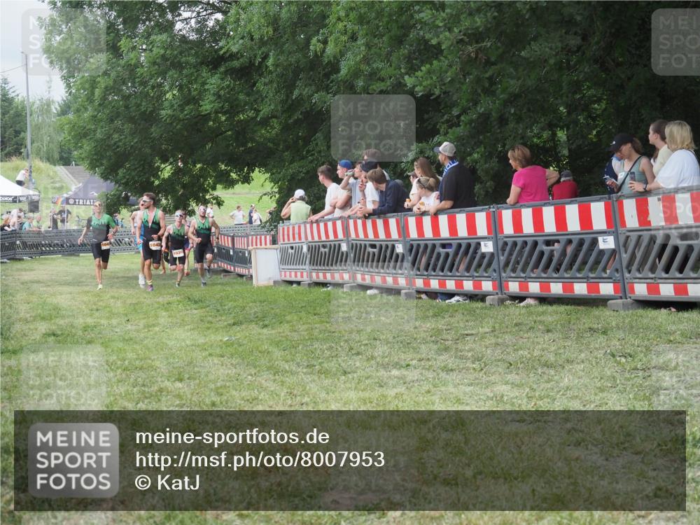 21.06.2025 - 27. Vierlanden-Triathlon KatJ http://msf.ph/oto/8007953 15.06.2025 13:02:12 Ziel 727, 755, 1009, 1039, 1041, 1042, 1043 meine-sportfotos.de