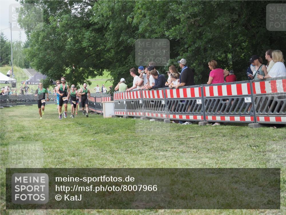 21.06.2025 - 27. Vierlanden-Triathlon KatJ http://msf.ph/oto/8007966 15.06.2025 13:02:12 Ziel 727, 755, 1009, 1039, 1041, 1042, 1043 meine-sportfotos.de