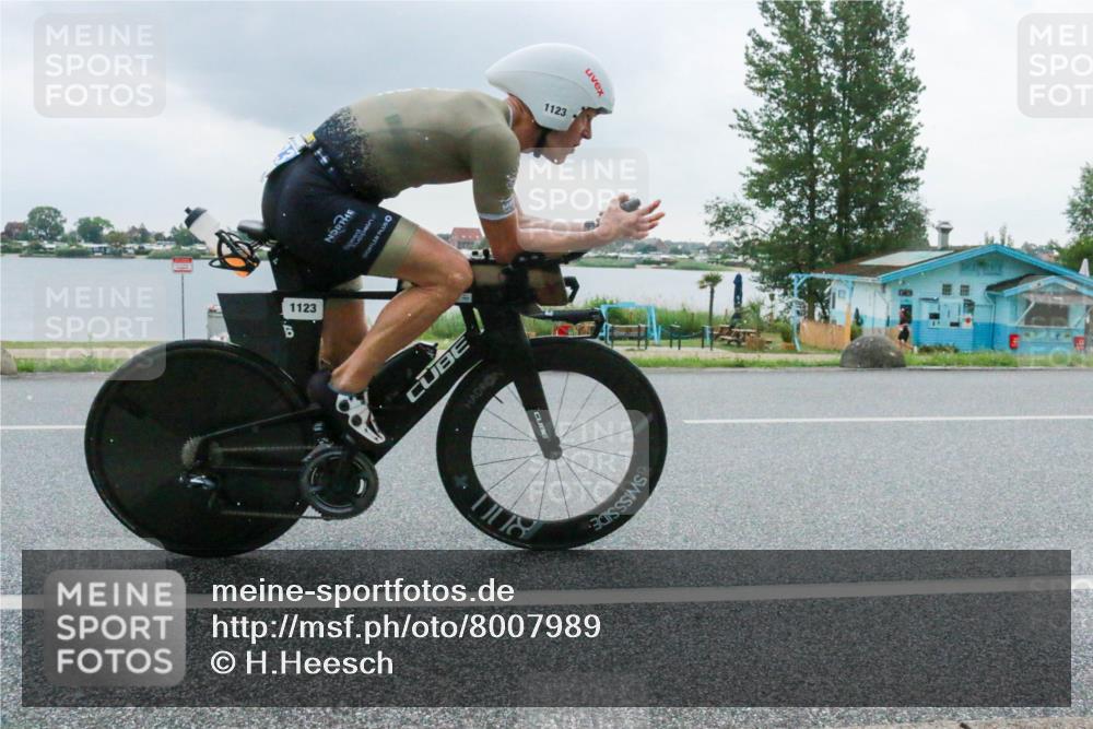 21.06.2025 - 27. Vierlanden-Triathlon H.Heesch http://msf.ph/oto/8007989 15.06.2025 13:26:34 Radfahren 1108, 1112, 1123, 1128, 1143, 1160, 1281, 1300 meine-sportfotos.de