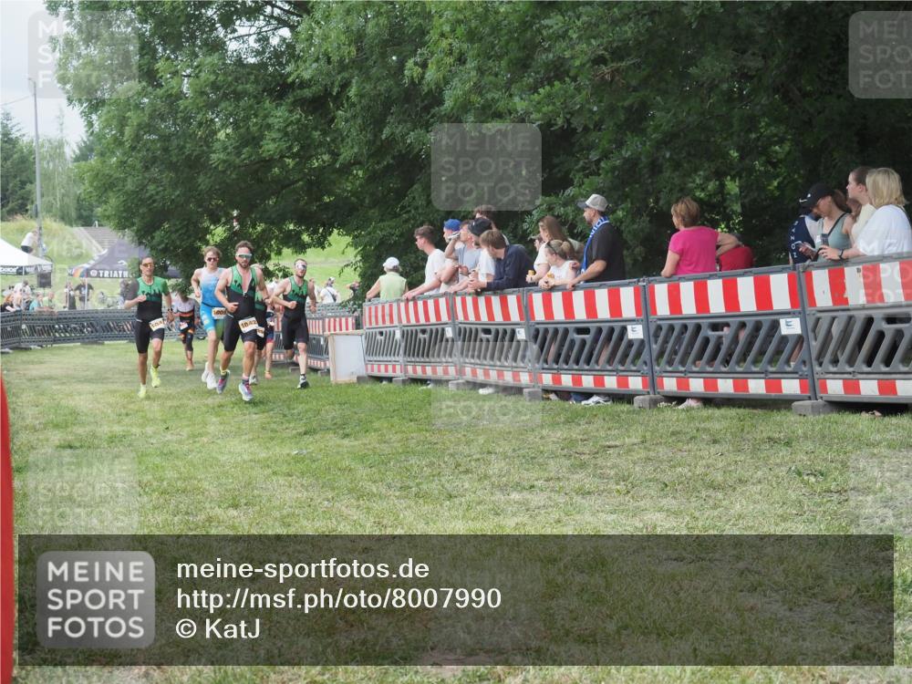 21.06.2025 - 27. Vierlanden-Triathlon KatJ http://msf.ph/oto/8007990 15.06.2025 13:02:13 Ziel 73, 727, 755, 1009, 1039, 1041, 1042, 1043 meine-sportfotos.de