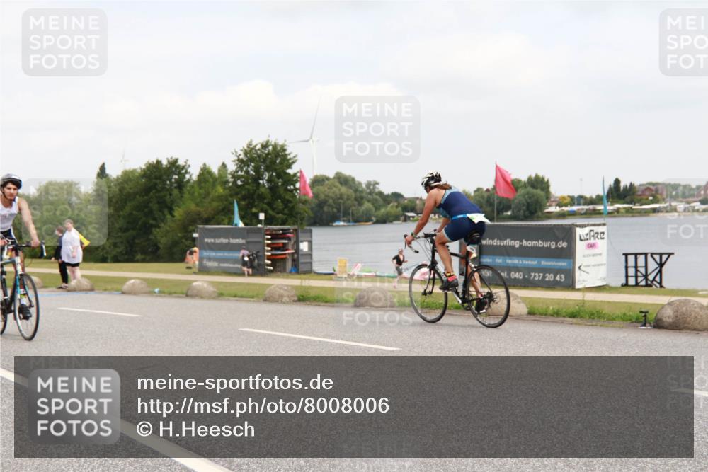 21.06.2025 - 27. Vierlanden-Triathlon H.Heesch http://msf.ph/oto/8008006 15.06.2025 12:12:54 Radfahren 71, 875, 914, 969 meine-sportfotos.de