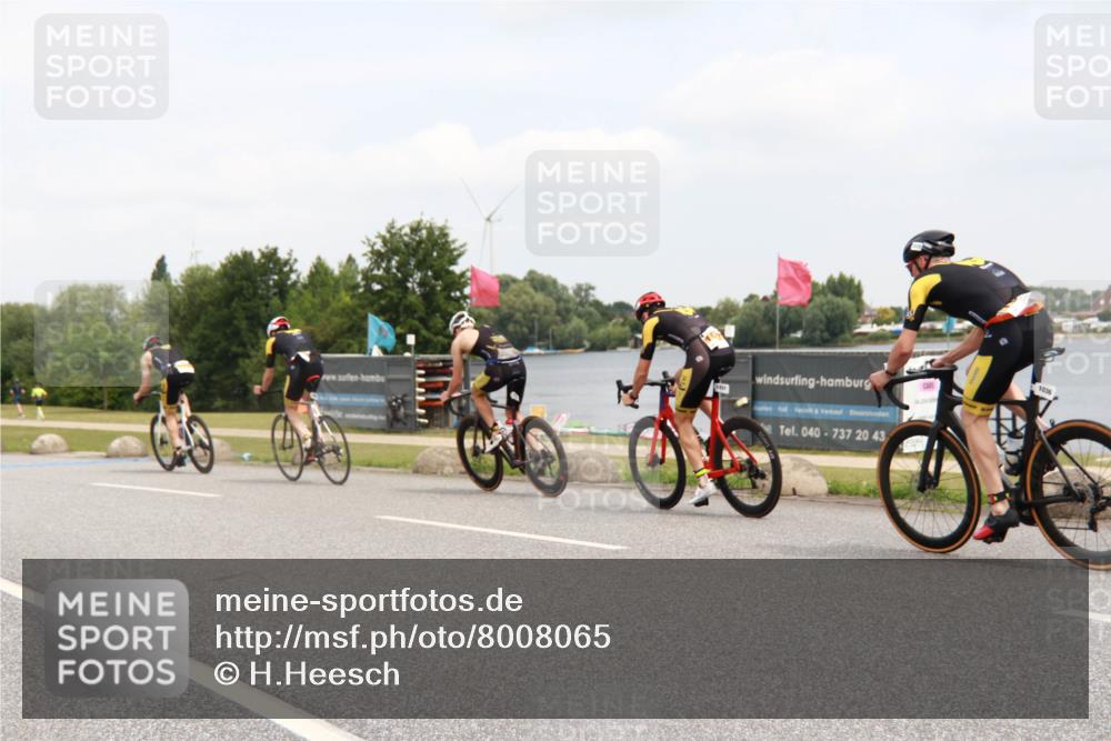 21.06.2025 - 27. Vierlanden-Triathlon H.Heesch http://msf.ph/oto/8008065 15.06.2025 12:13:26 Radfahren 727, 1034, 1035, 1037, 1038 meine-sportfotos.de