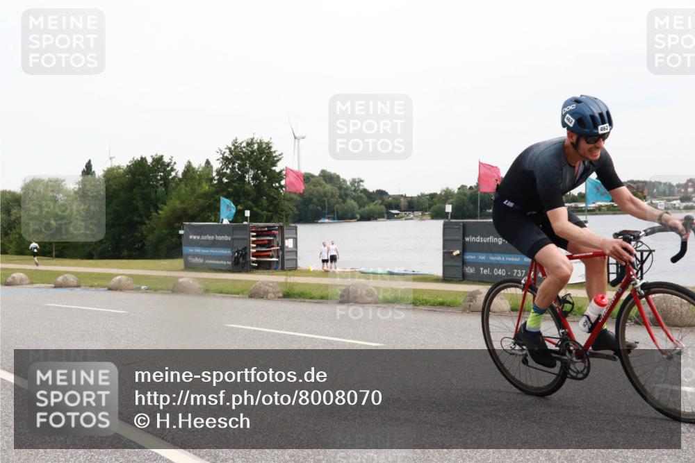 15.06.2025 - 27. Vierlanden-Triathlon H.Heesch http://msf.ph/oto/8008070 15.06.2025 10:45:47 Radfahren 450, 462 meine-sportfotos.de