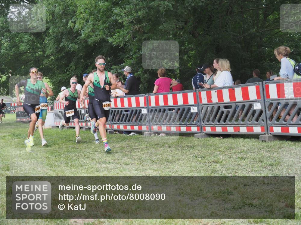 21.06.2025 - 27. Vierlanden-Triathlon KatJ http://msf.ph/oto/8008090 15.06.2025 13:02:14 Ziel 73, 727, 755, 1009, 1039, 1041, 1042, 1043 meine-sportfotos.de