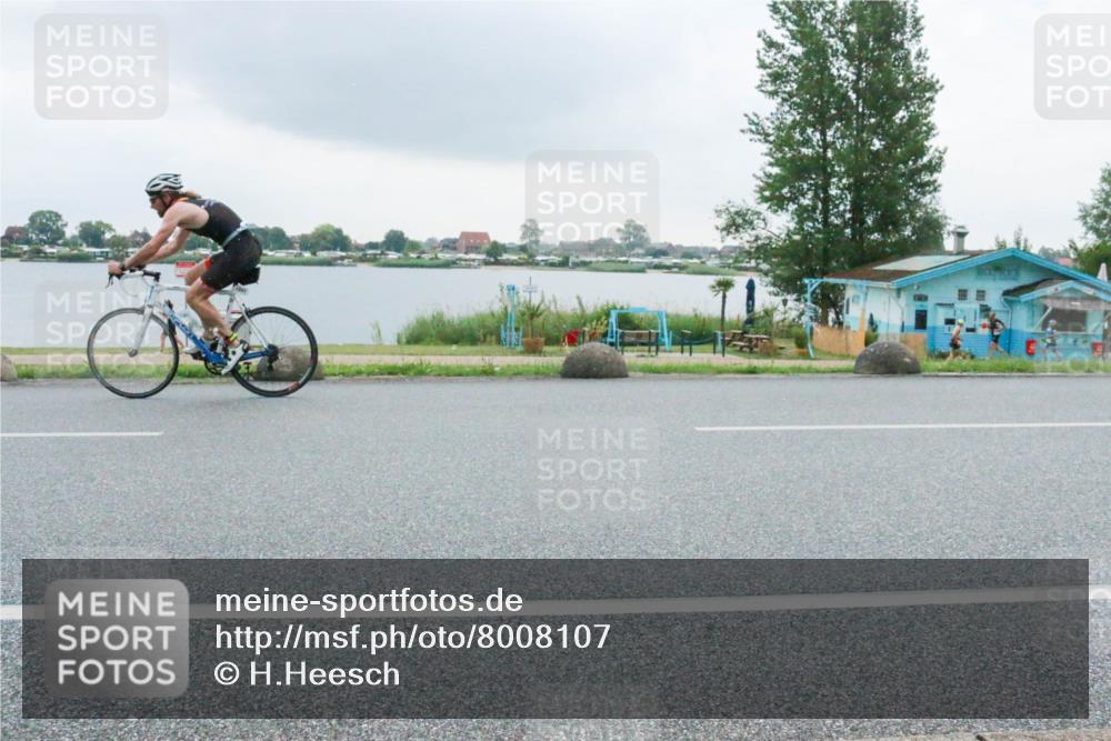 21.06.2025 - 27. Vierlanden-Triathlon H.Heesch http://msf.ph/oto/8008107 15.06.2025 13:26:42 Radfahren 1103, 1132, 1160, 1247, 1308 meine-sportfotos.de