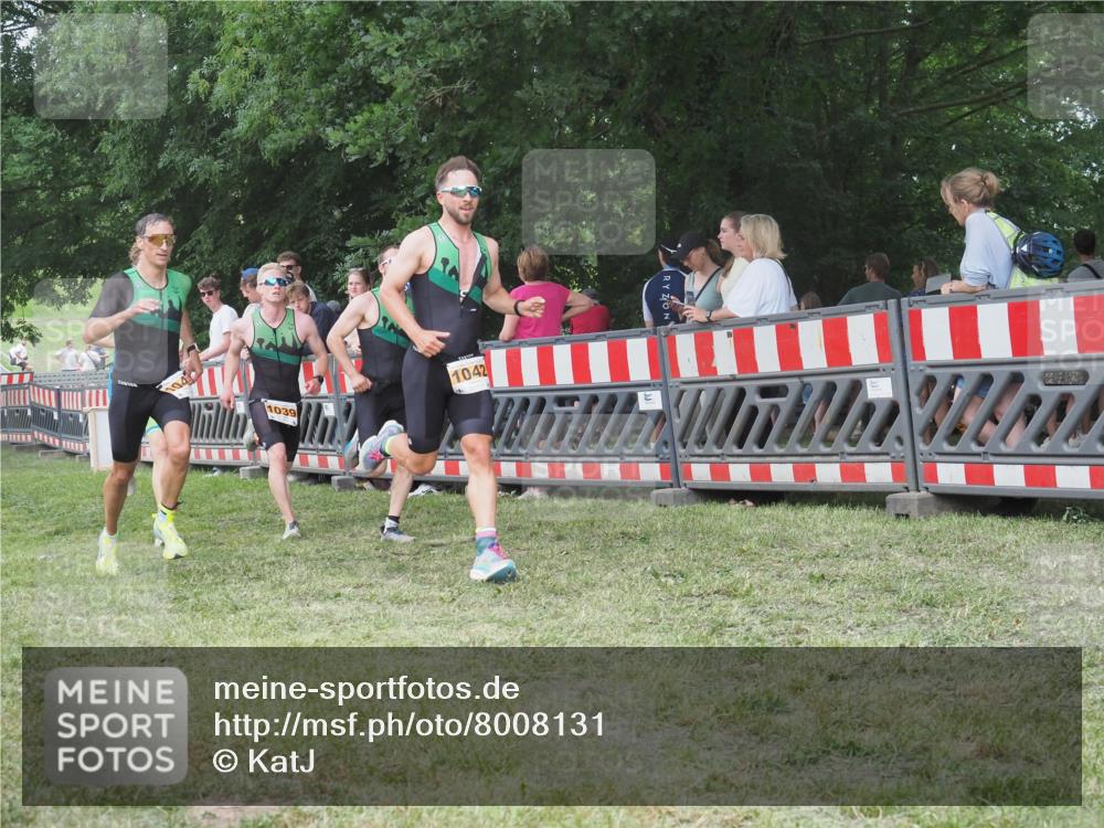 21.06.2025 - 27. Vierlanden-Triathlon KatJ http://msf.ph/oto/8008131 15.06.2025 13:02:15 Ziel 73, 727, 755, 1009, 1039, 1041, 1042, 1043 meine-sportfotos.de