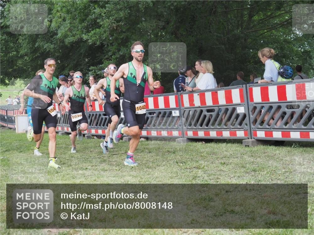 21.06.2025 - 27. Vierlanden-Triathlon KatJ http://msf.ph/oto/8008148 15.06.2025 13:02:15 Ziel 73, 727, 755, 1009, 1039, 1041, 1042, 1043 meine-sportfotos.de
