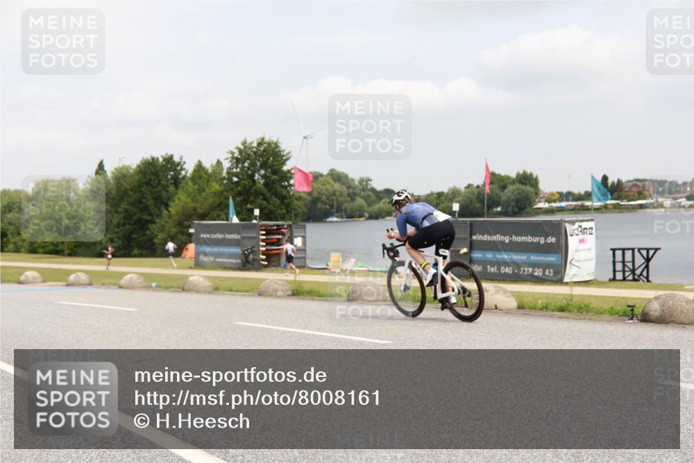 21.06.2025 - 27. Vierlanden-Triathlon H.Heesch http://msf.ph/oto/8008161 15.06.2025 12:14:31 Radfahren 935 meine-sportfotos.de